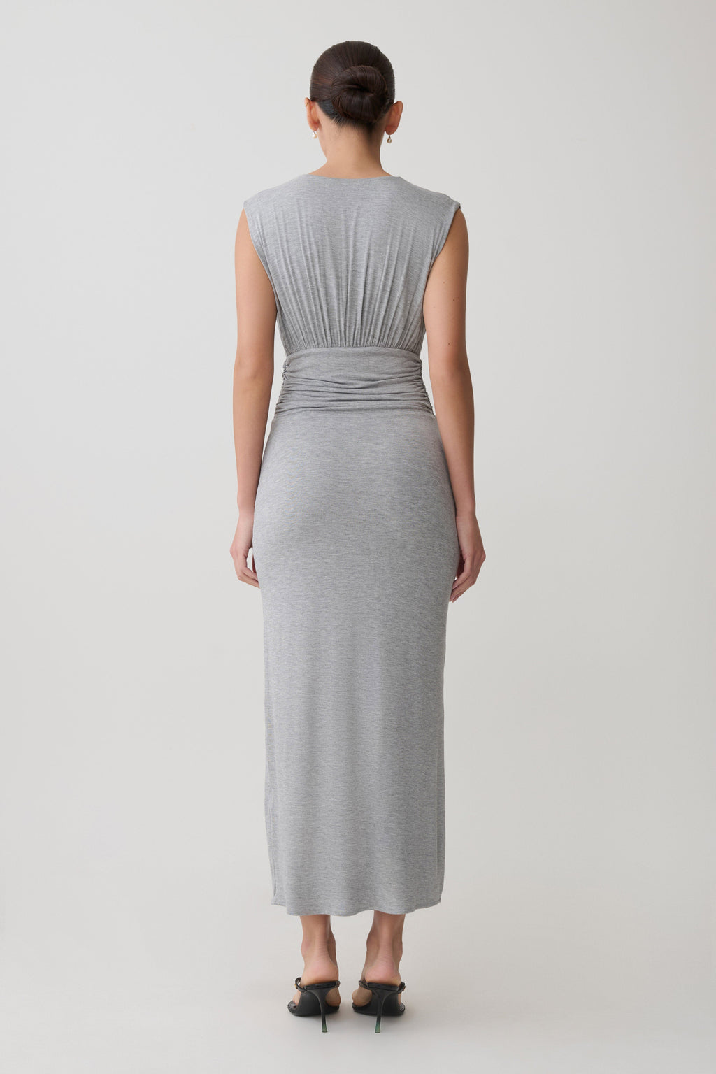 Mouwloze modal midi-jurk met rimpeldetails - grijs
