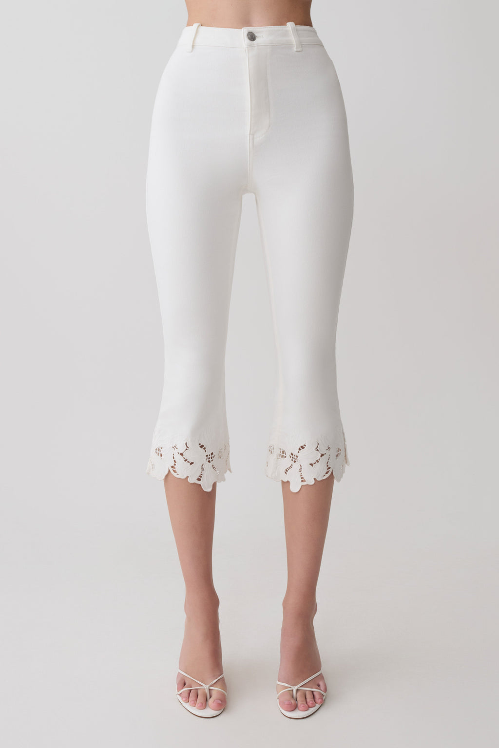 Spijkerdriekwartsbroek met bloemenborduursel - wit