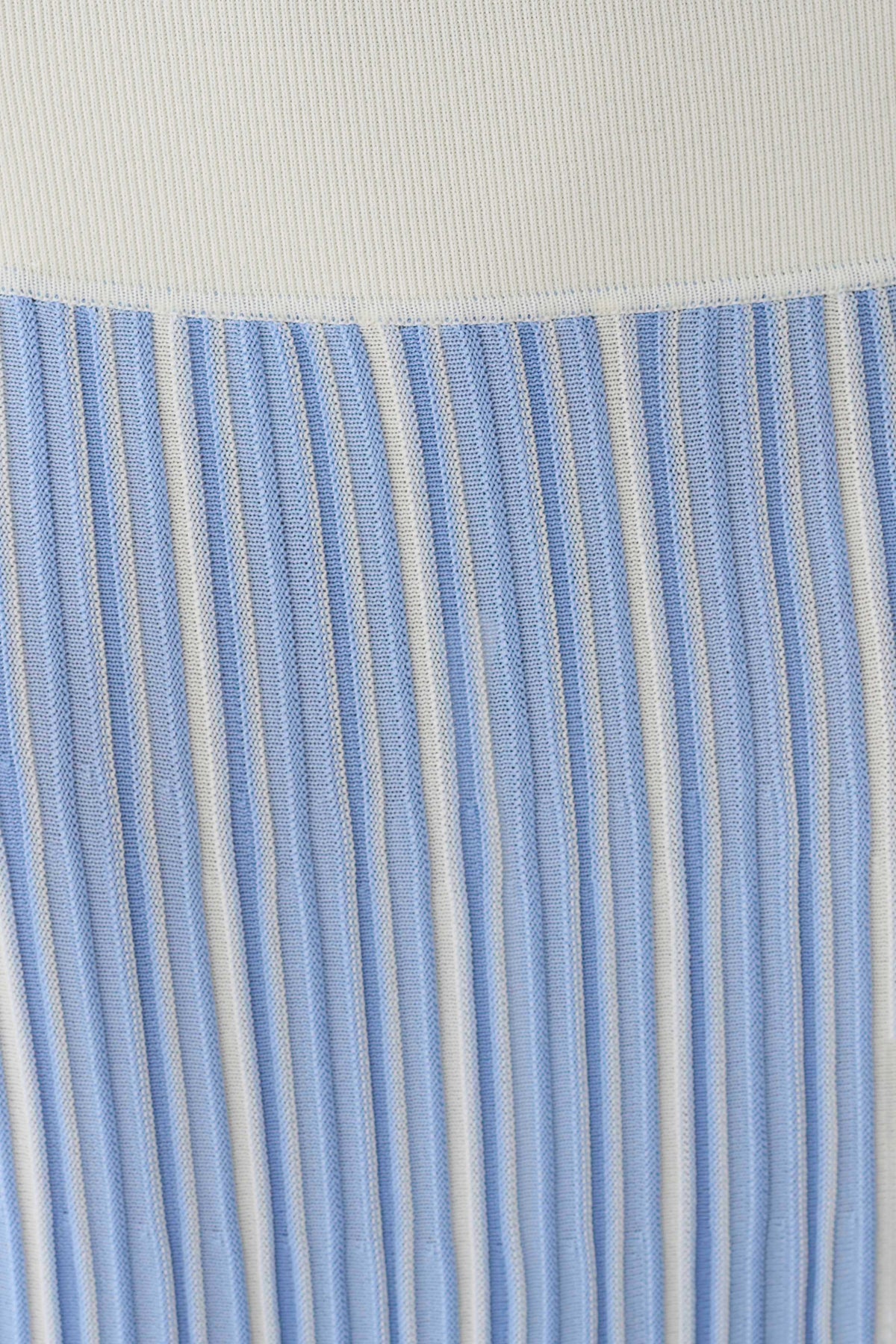 Gebreide maxijurk met strepen - blauw