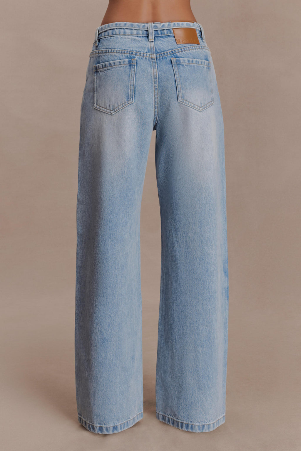 Spijkerjeans met rechte pijpen, normale taille en strikceintuur - gewassen lichtblauw