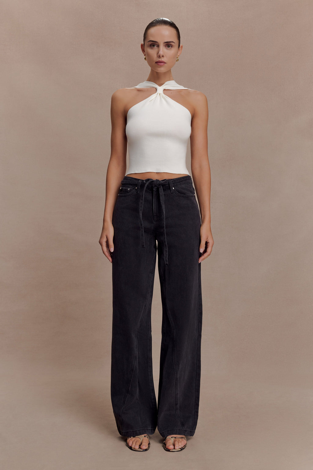 Jeans met mid waist, rechte pijpen en strikdetail - Gewassen zwart