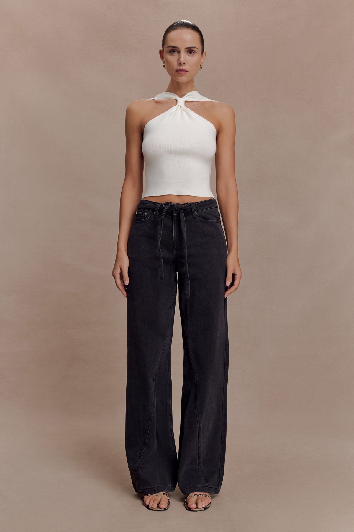 Jeans met mid waist, rechte pijpen en strikdetail - Gewassen zwart