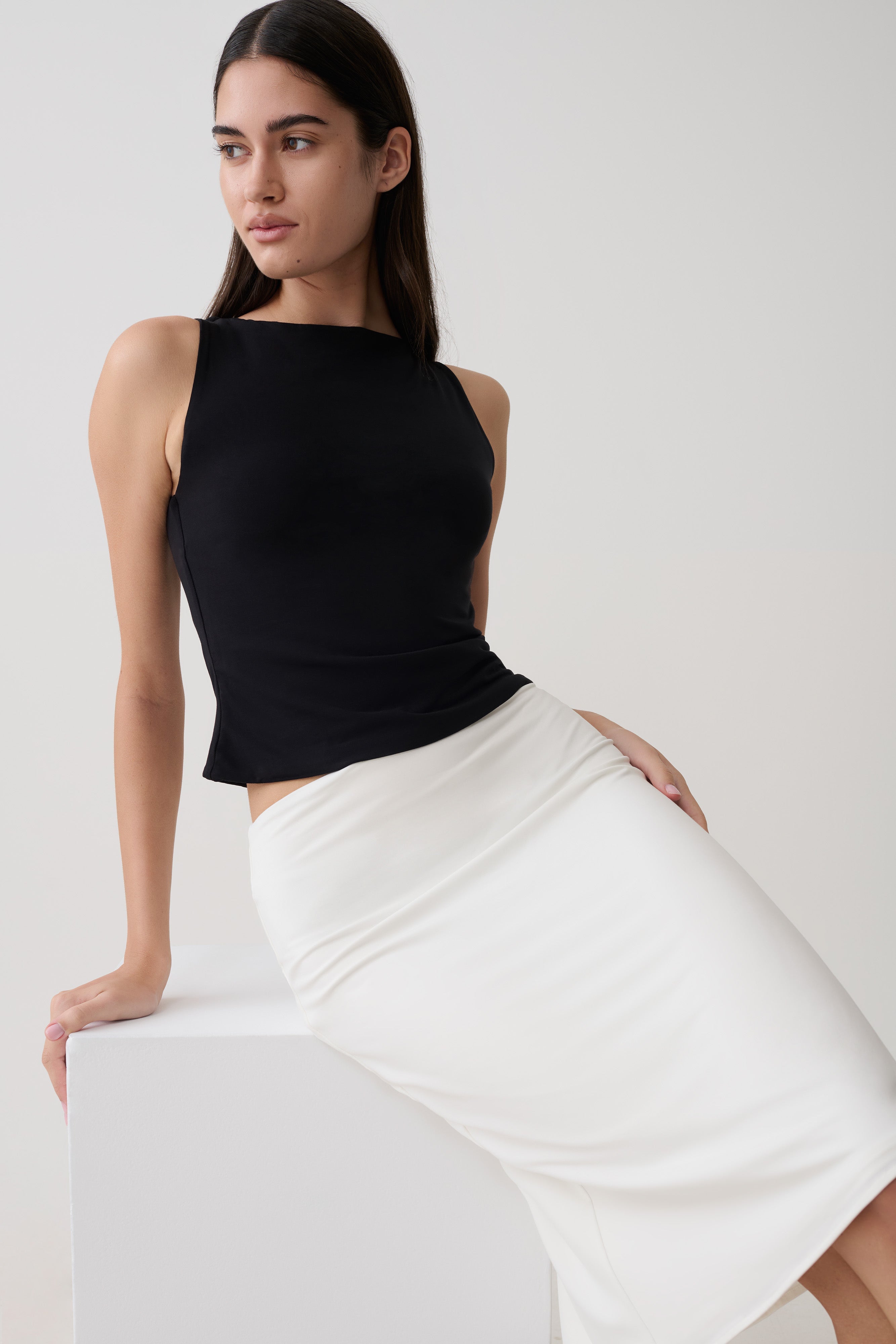 Sleeveless Tank Top - Black