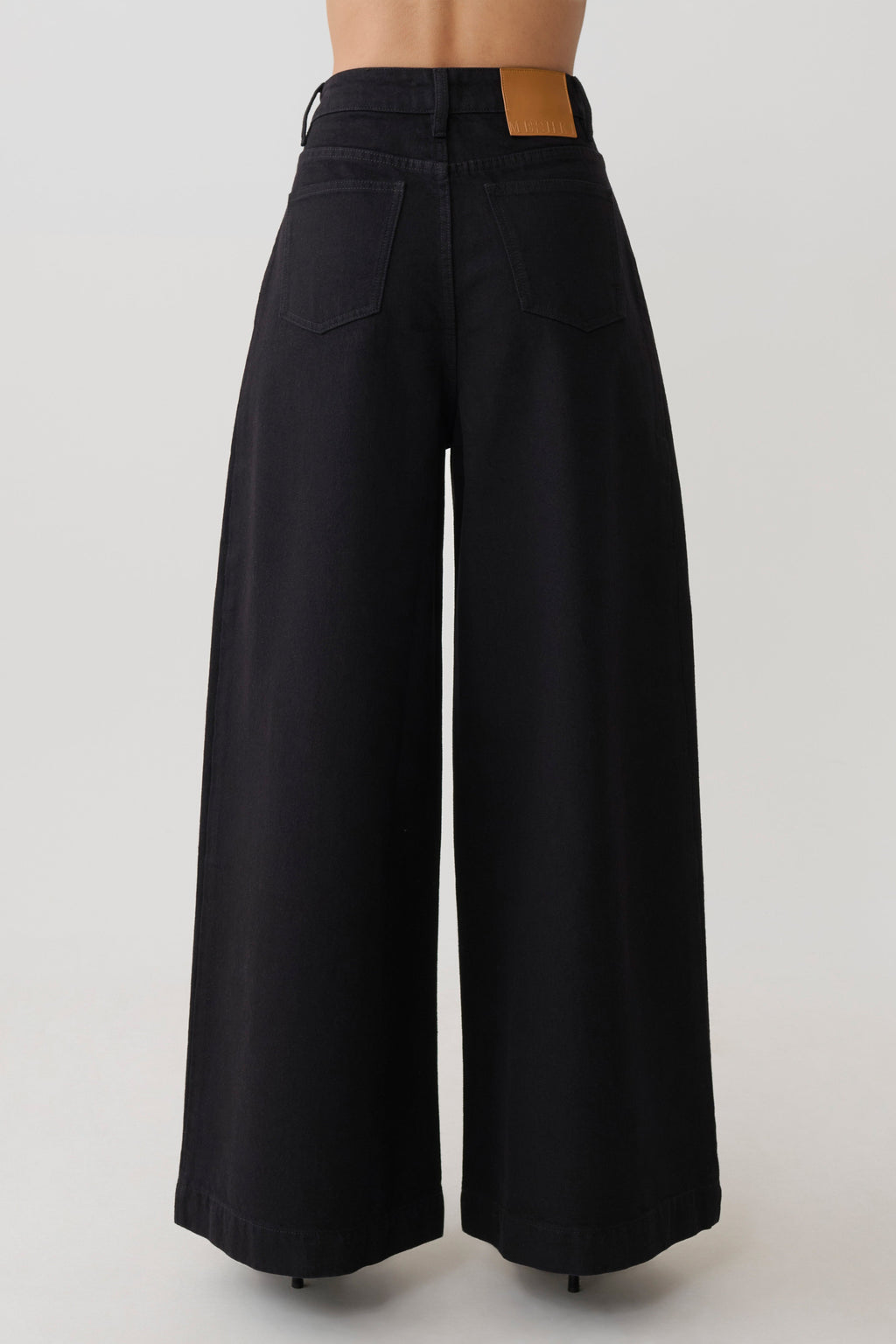 Oversized jeans met plooi aan de voorkant - Zwart